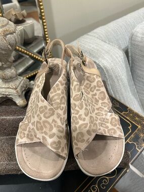 OTBT Beige Leopard-Print Slingback Sandals